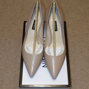 Size 10.5 Nine West Natural Leather Pumps NIB